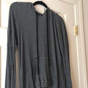 EUC Mossimo Black and White Slouchy Hoodie